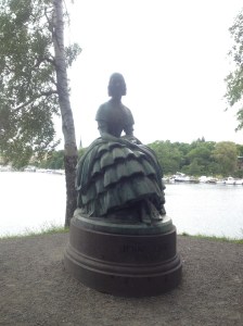 One of the Skansen statues along the river side.