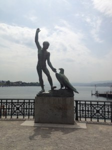 Statue of Ganymed and Zues, represented as an eagle, beside the lake. 