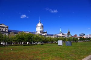 The silver dome of the Bonsecours Market.